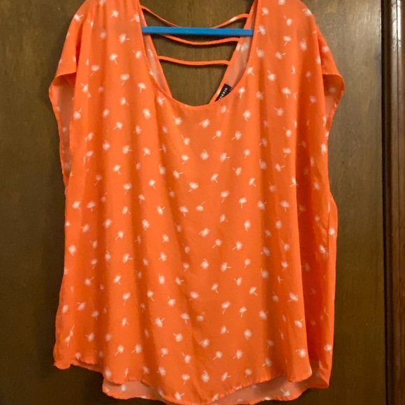 torrid Tops - 🎉Torrid peach dandelion shirt